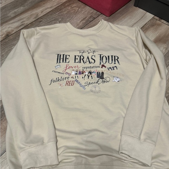 Boutique 9 Cream The Eras Tour Crewneck - Picture 1 of 1